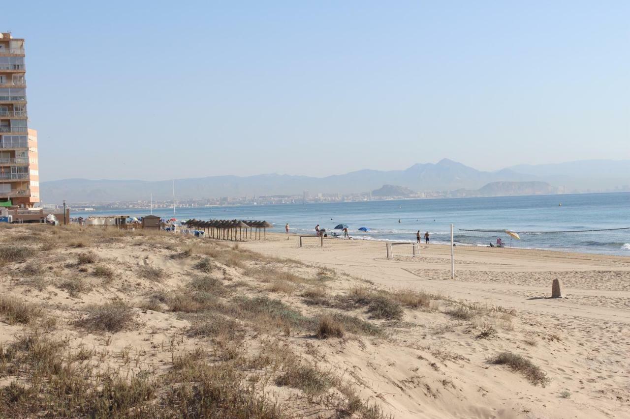 Arenales Beach 阿勒纳勒斯德尔索尔 外观 照片