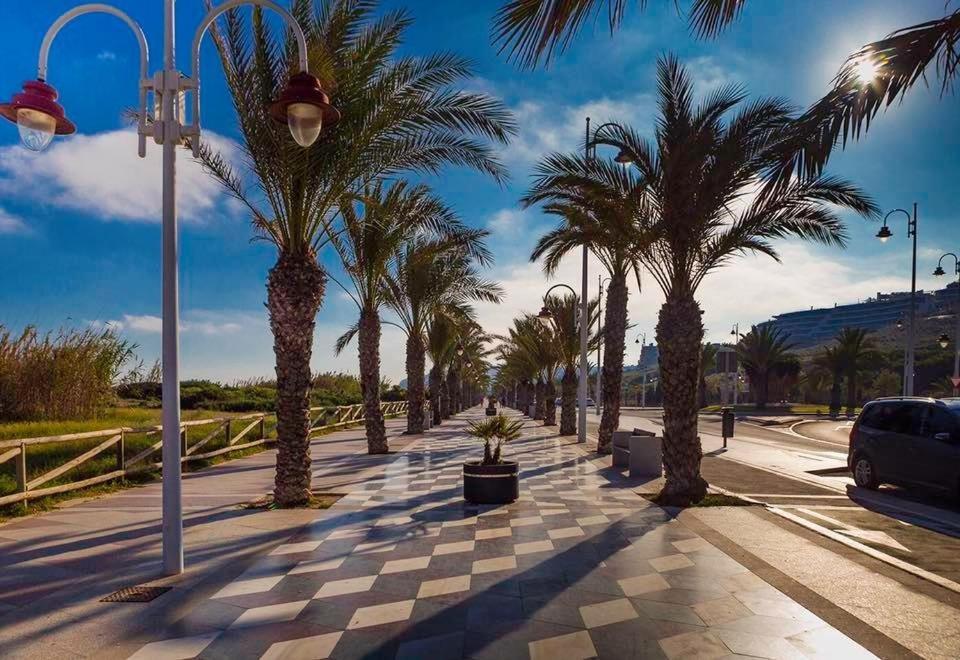 Arenales Beach 阿勒纳勒斯德尔索尔 外观 照片
